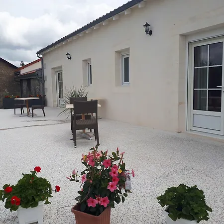 Domaine D' Arcalis Couette-café 3*